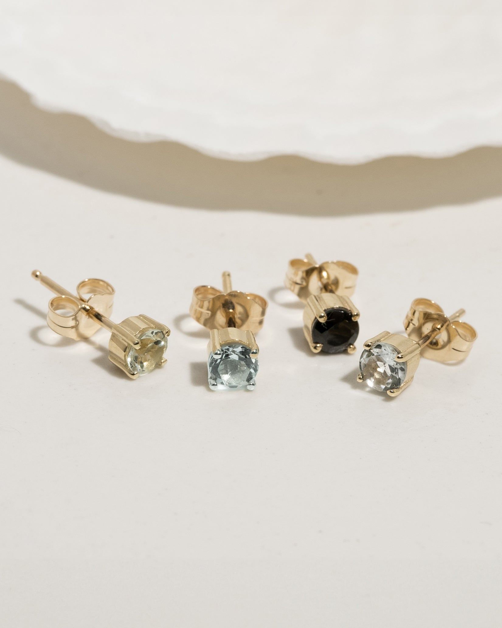 Round Studs